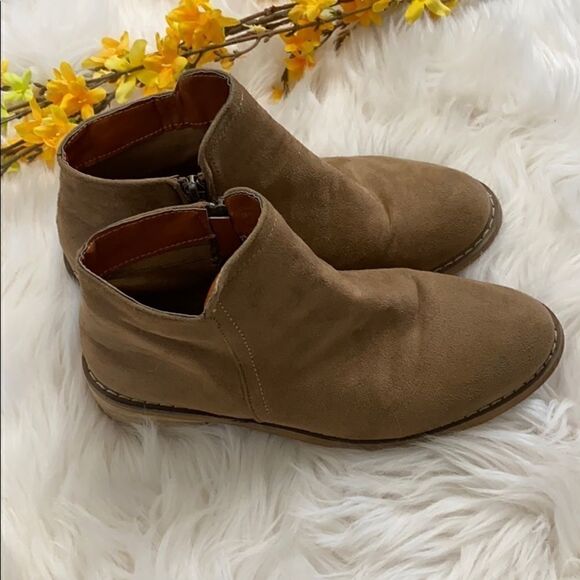 Seven 7 Shoes | Seven 7 Tan Cisco Kid Booties | 7 - Picture 2 of 8
